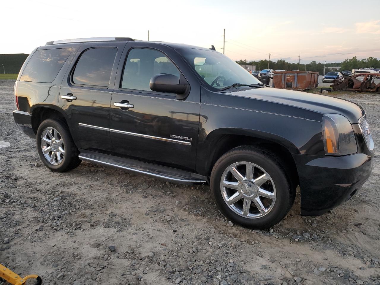 2011 GMC Yukon - Image 4