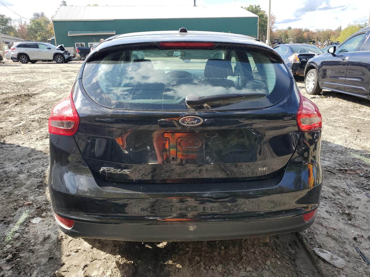 1FADP3K23JL213835 2018 Ford Focus Se