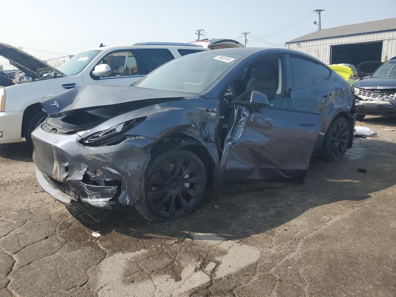 VIN 7SAYGDEEXPF833555 2023 TESLA MODEL Y no.1