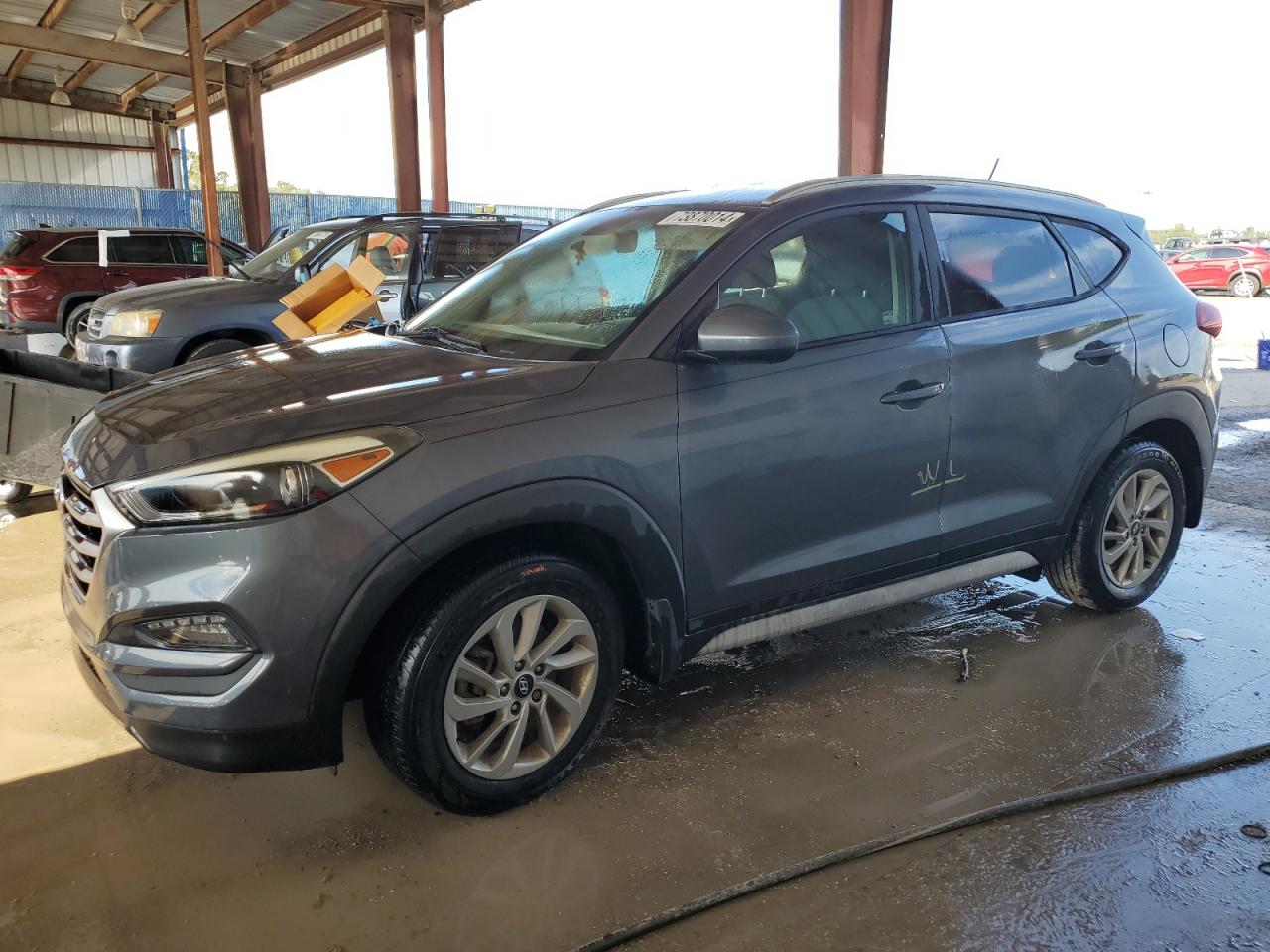 KM8J33A42HU520540 2017 HYUNDAI TUCSON - Image 1