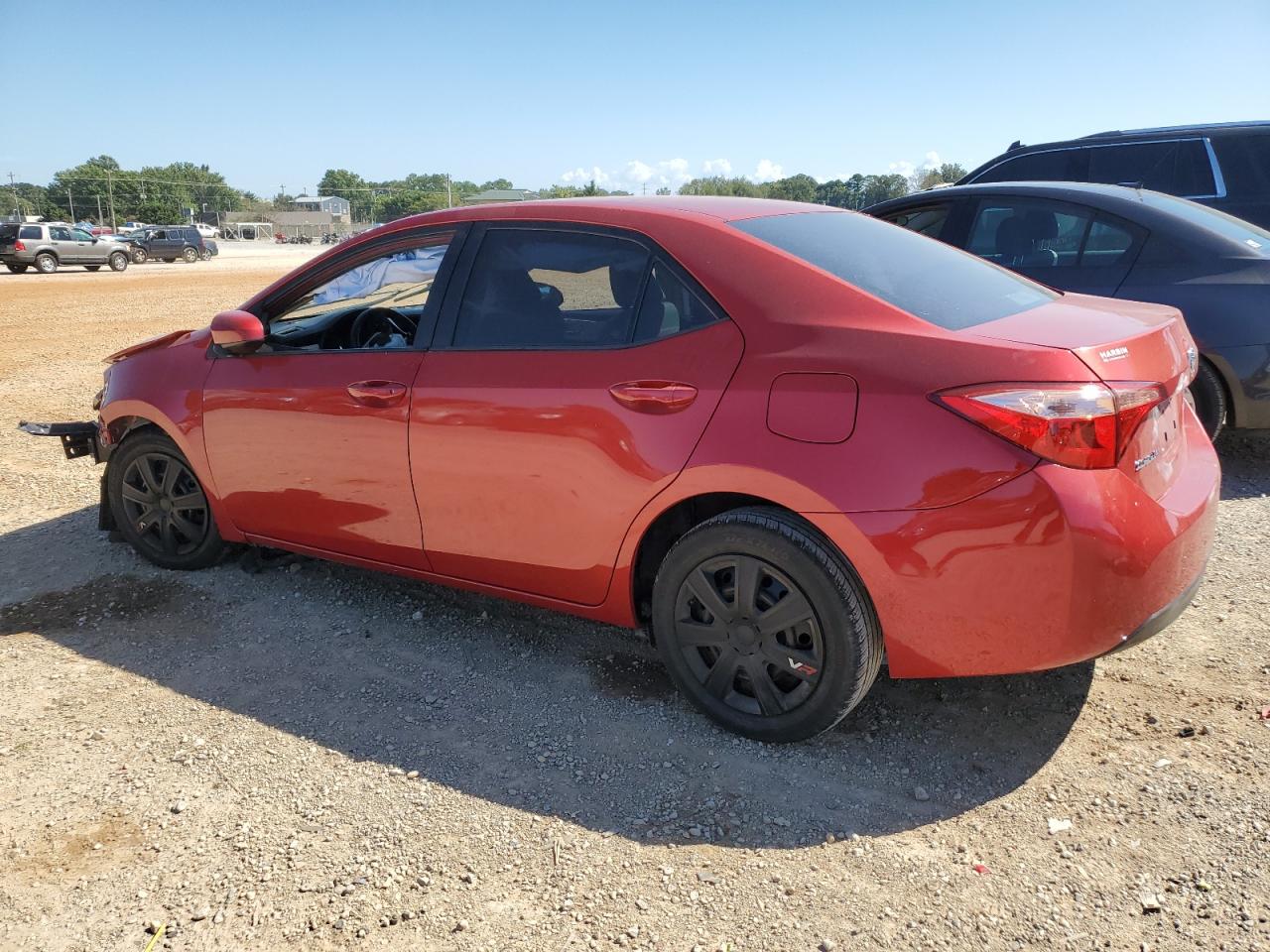 5YFBURHE1KP935702 2019 TOYOTA COROLLA - Image 2