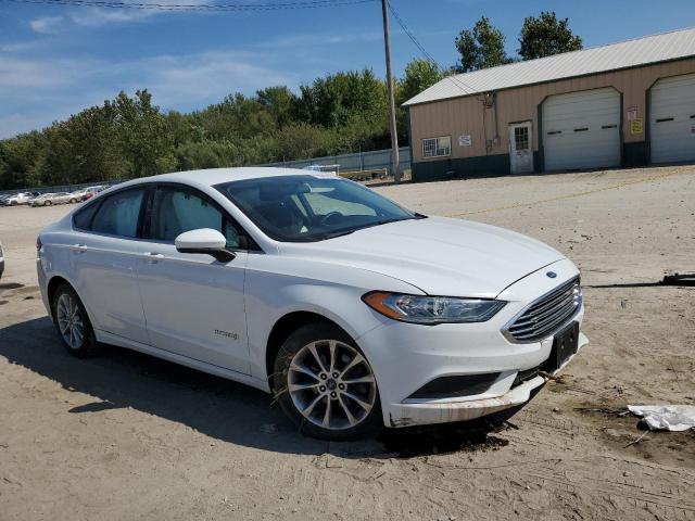  FORD FUSION 2017 Белый