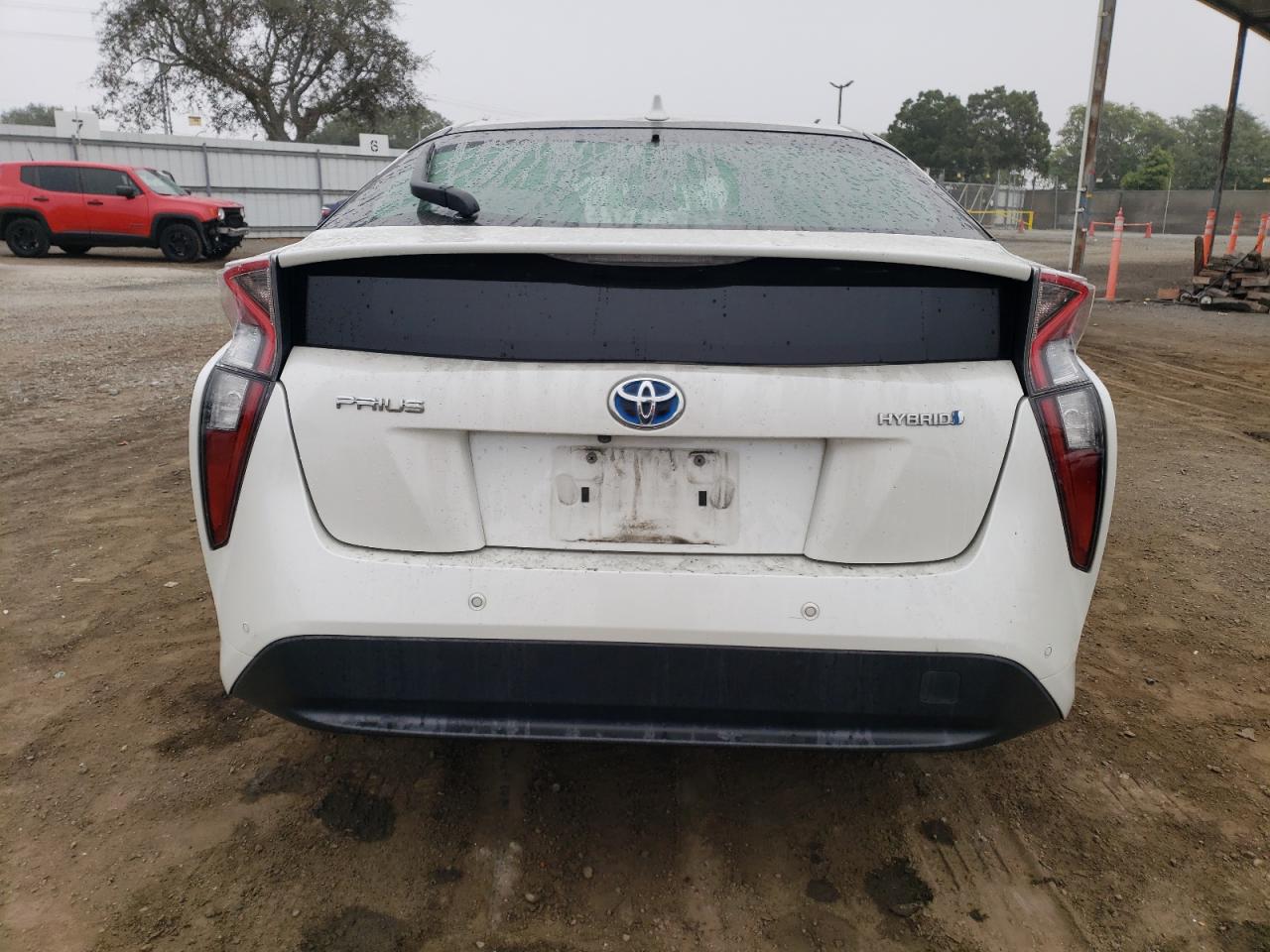 JTDKBRFU2J3058953 2018 Toyota Prius