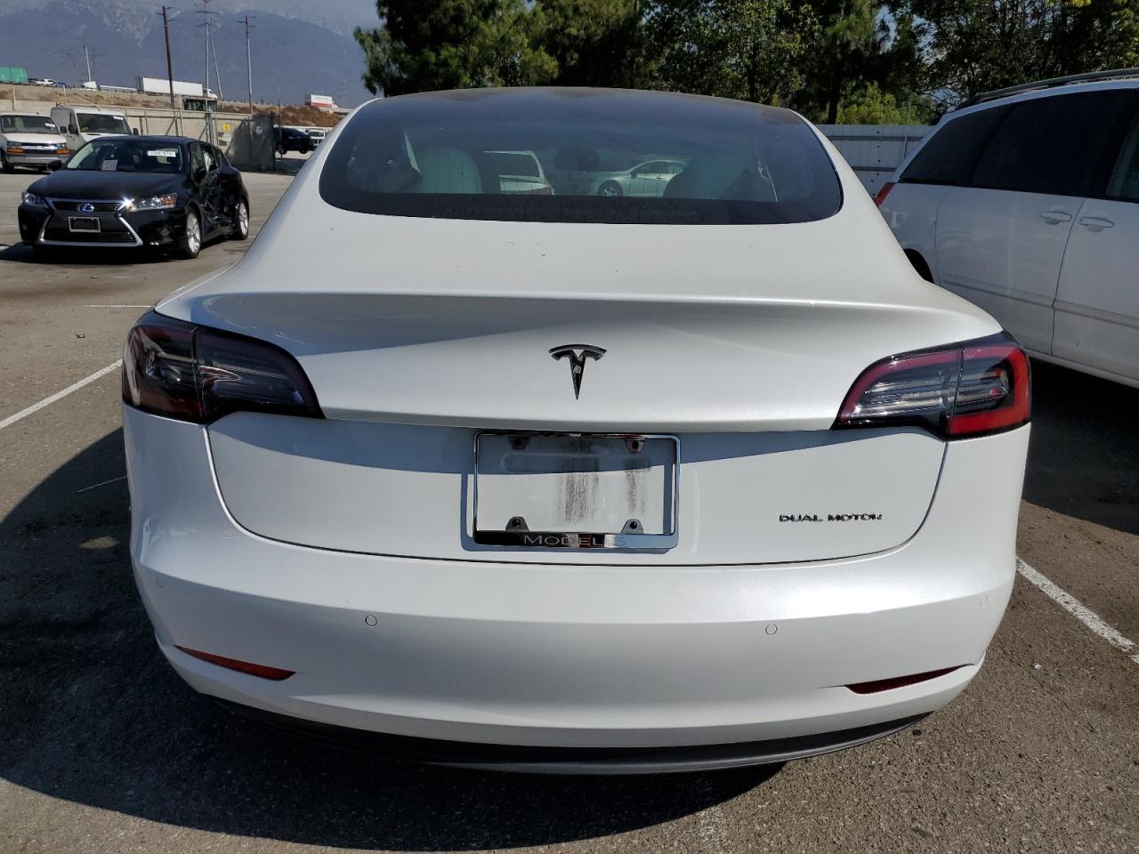 5YJ3E1EBXJF122298 2018 Tesla Model 3