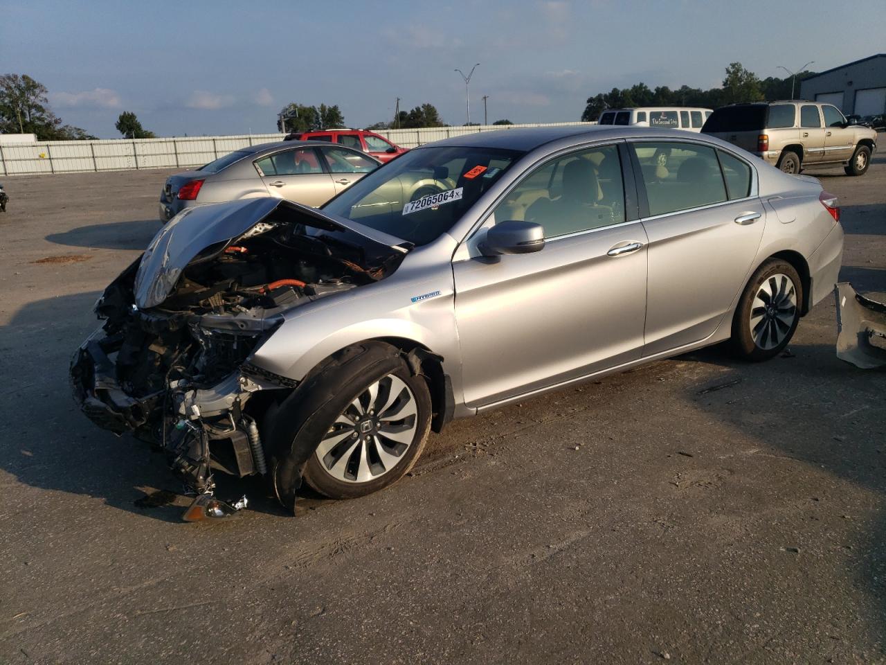 JHMCR6F33HC015589 2017 HONDA ACCORD - Image 1