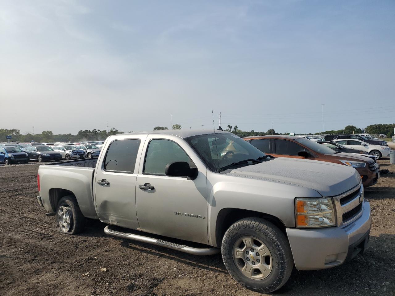 2007 Chevrolet Silverado - Image 4