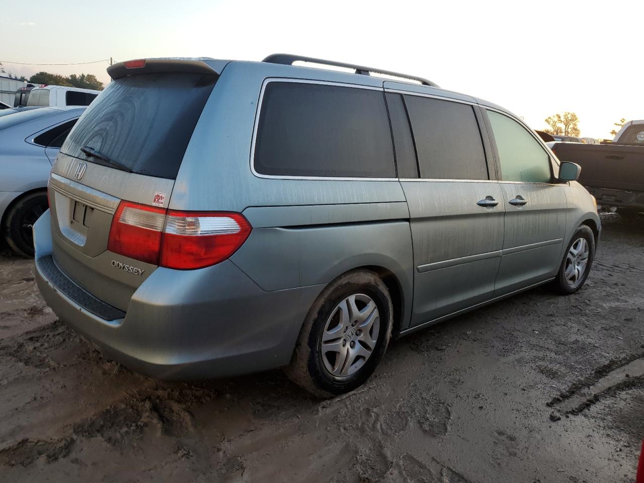 2005 Honda Odyssey - Image 3