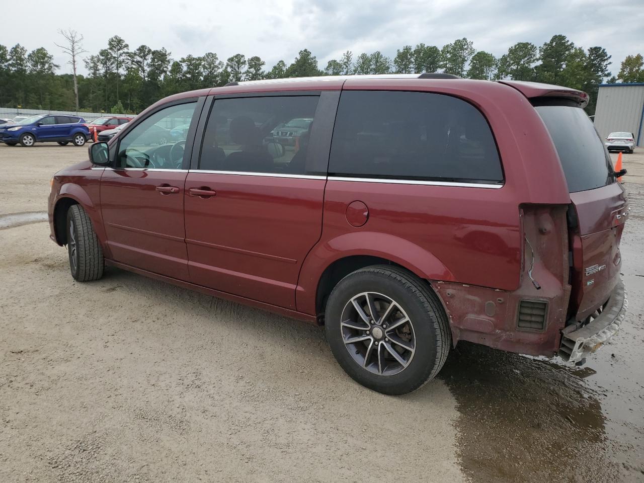 2017 Dodge Caravan - Image 2