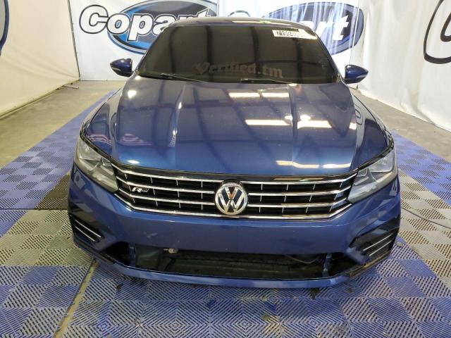  VOLKSWAGEN PASSAT 2017 Синий