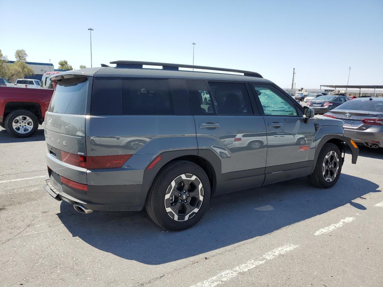 2024 Hyundai Santa Fe - Image 3