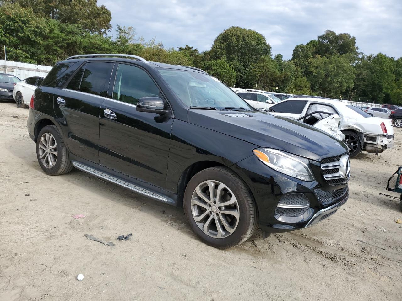 VIN 4JGDA5HB2GA627574 2016 MERCEDES-BENZ GLE-CLASS no.4