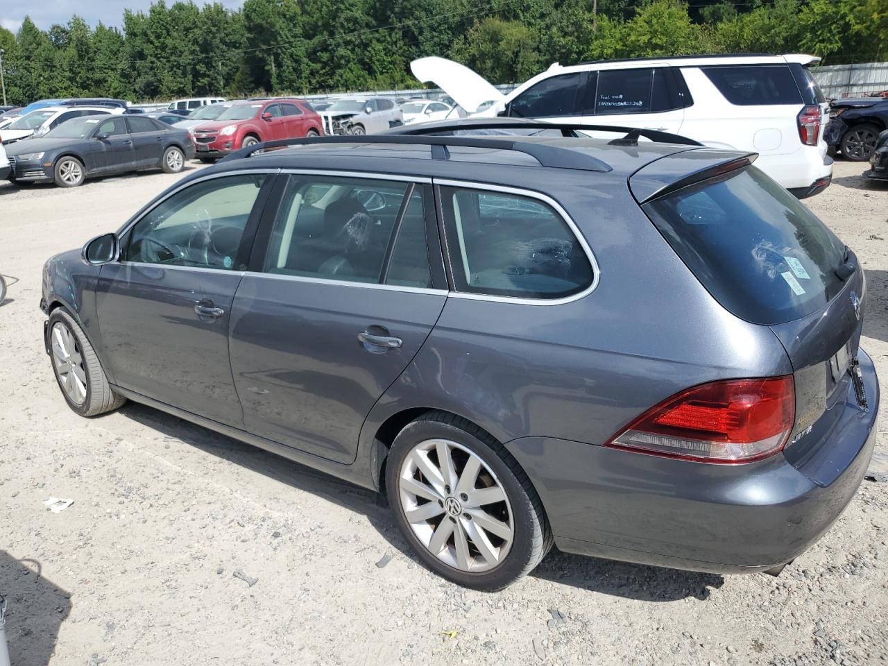 2010 Volkswagen Jetta - Image 2