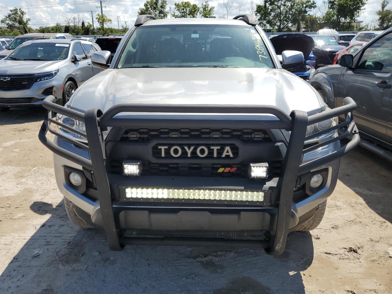 2016 Toyota Tacoma - Image 5