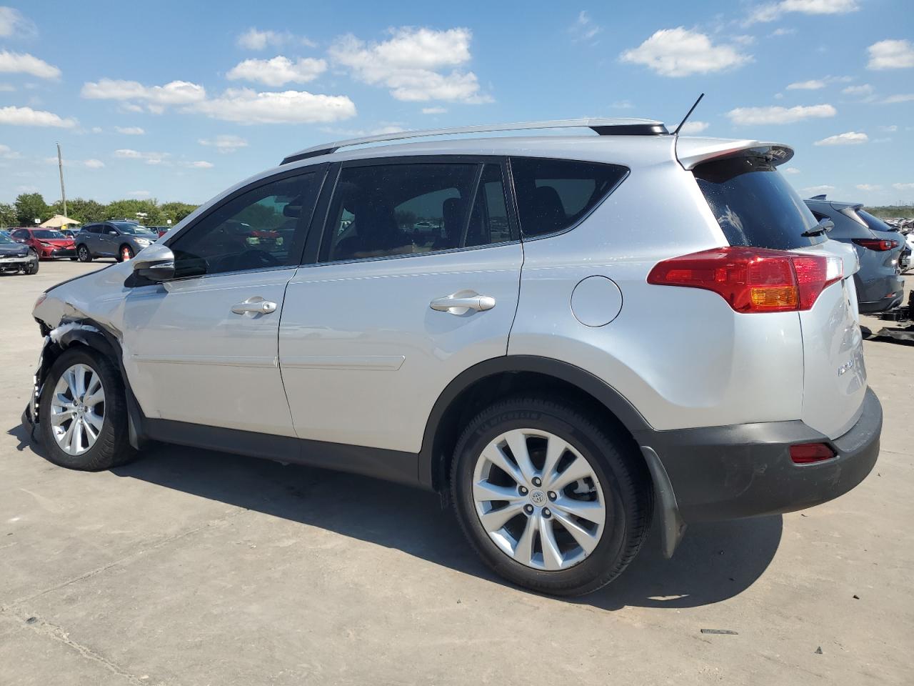 2T3YFREV7FW140335 2015 TOYOTA RAV 4 - Image 2