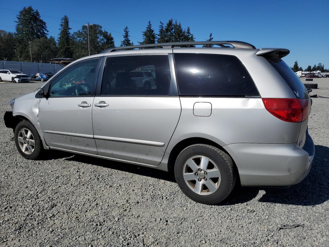 2006 Toyota Sienna - Image 2
