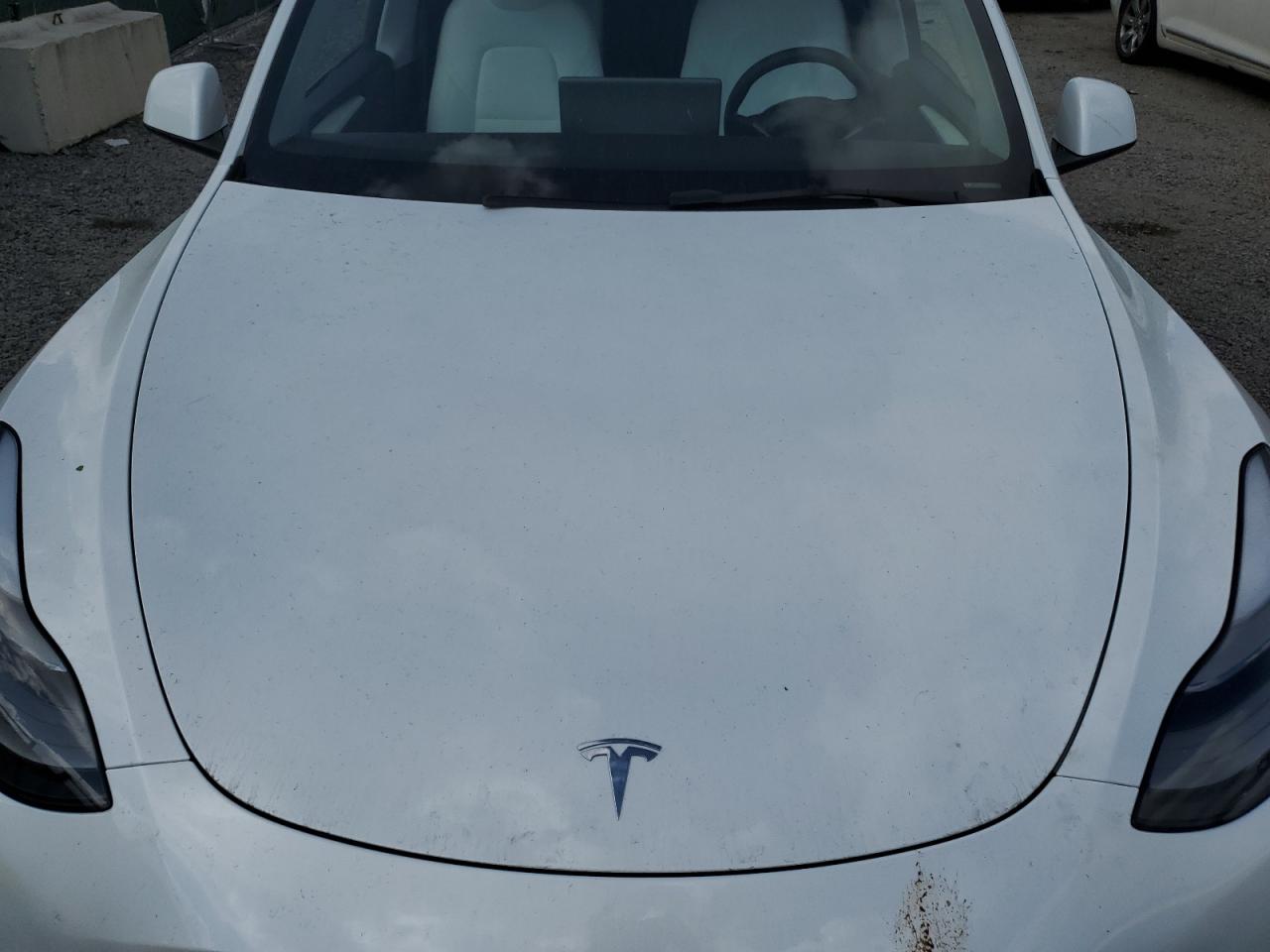 7SAYGDEE4RA261012 2024 Tesla Model Y