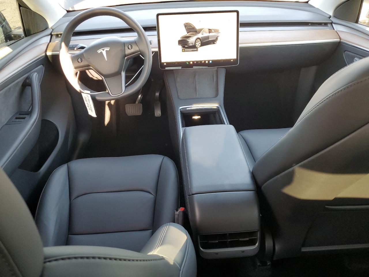 7SAYGDEE9RF032280 2024 Tesla Model Y