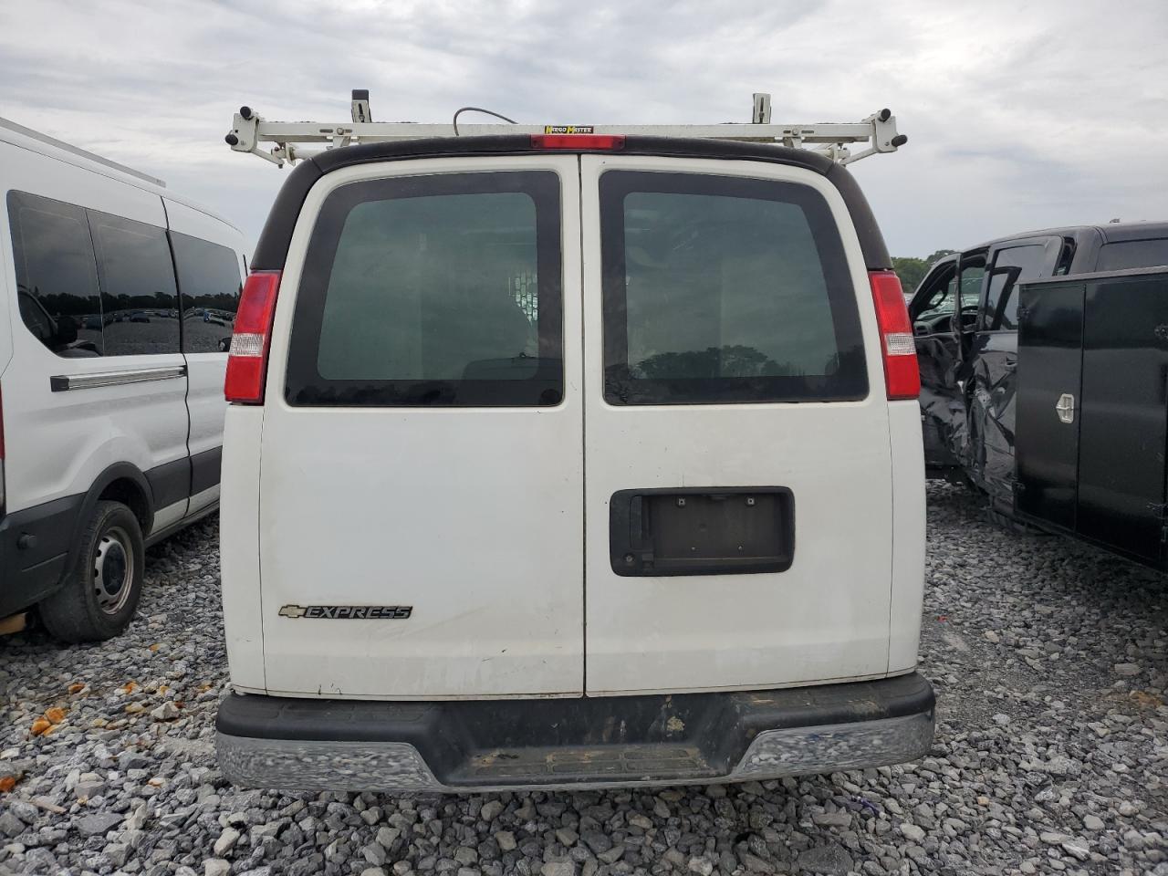 1GCWGAFGXK1371325 2019 Chevrolet Express G2500