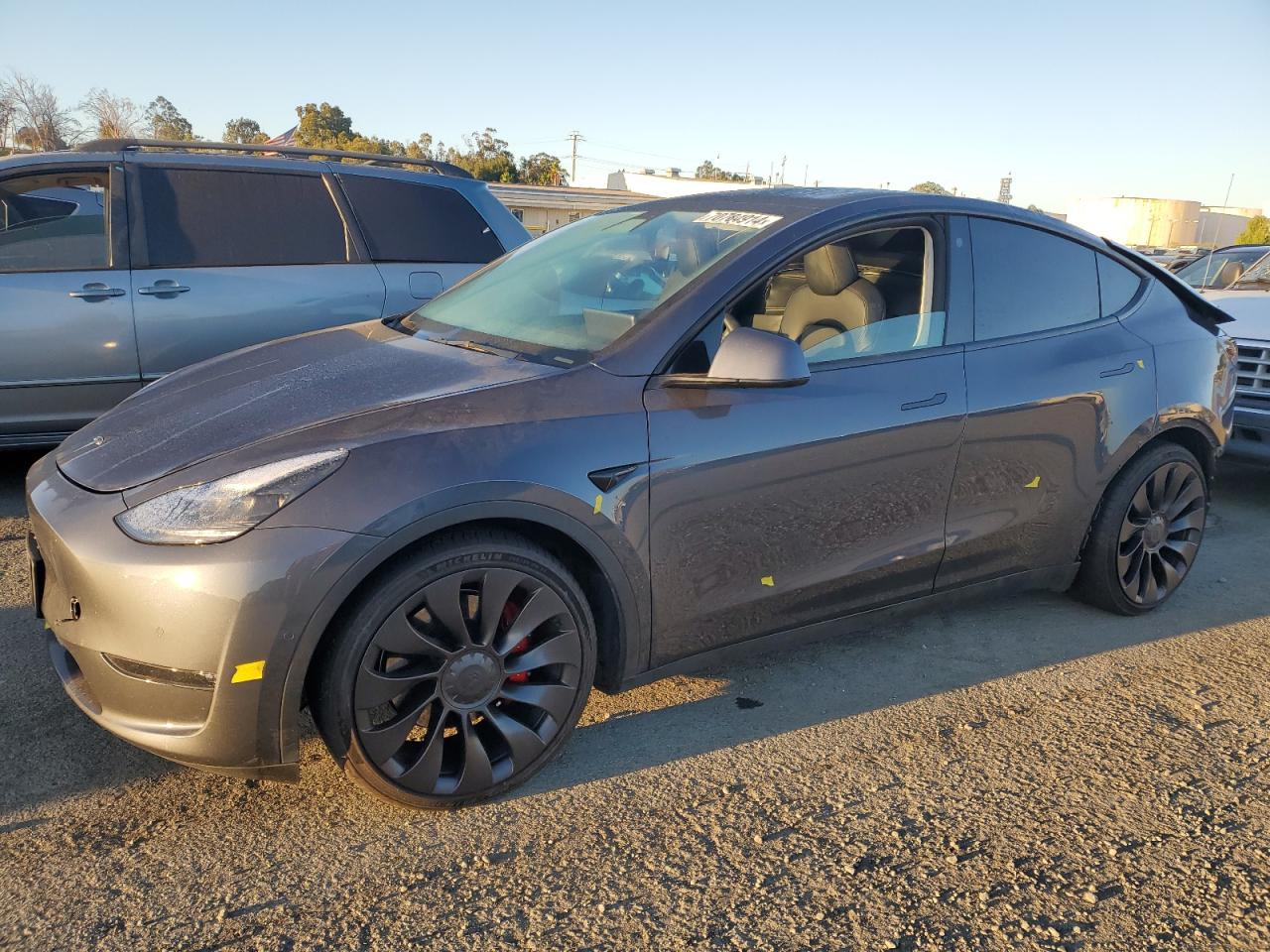 7SAYGDEF8NF348739 2022 TESLA MODEL Y - Image 1