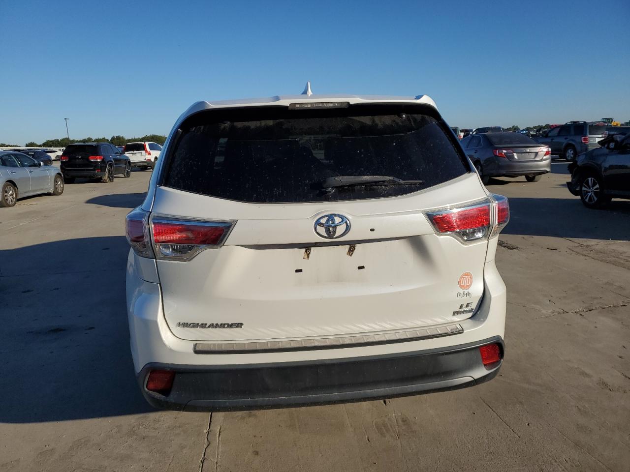 5TDZKRFH5GS182532 2016 Toyota Highlander Le