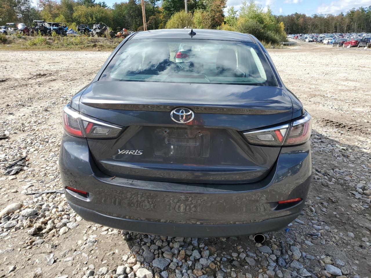 3MYDLBYV2KY519663 2019 Toyota Yaris L