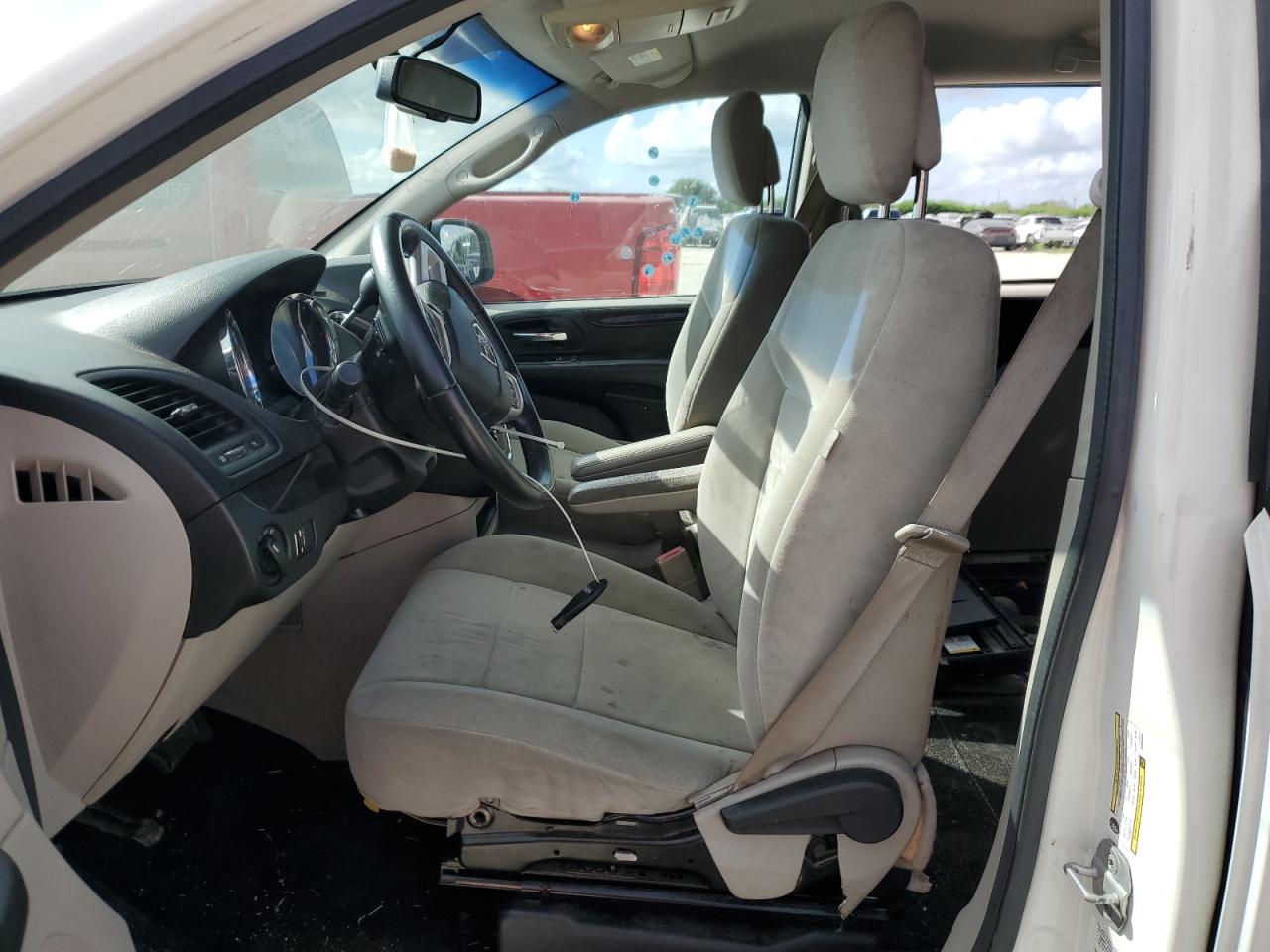 2013 Dodge Caravan - Image 7