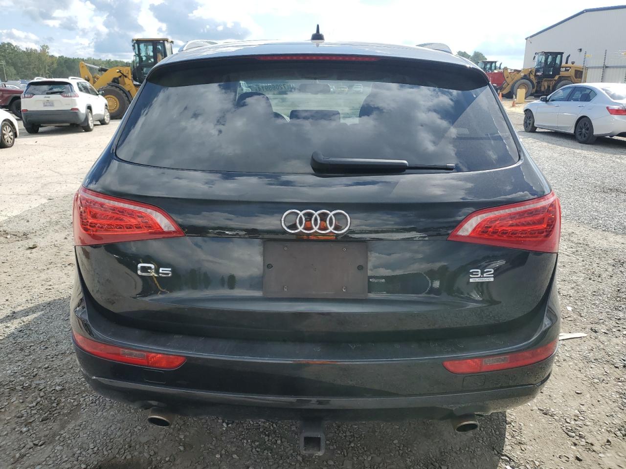 WA1LKAFP3AA033632 2010 Audi Q5 Premium Plus