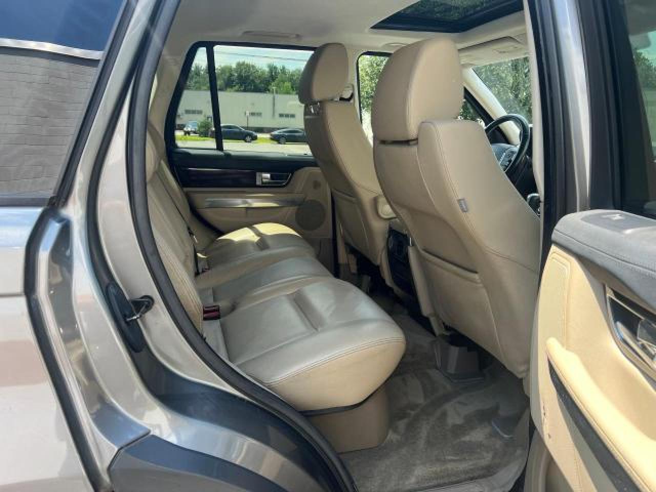 2011 Land Rover Range Rover Sport Hse VIN: SALSF2D43BA290420 Lot: 70101254