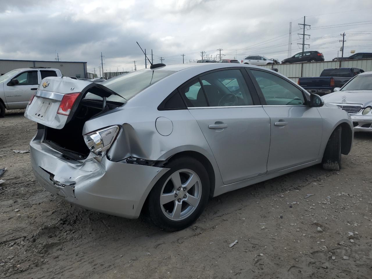 VIN 1G1PC5SB4F7261500 2015 CHEVROLET CRUZE no.3