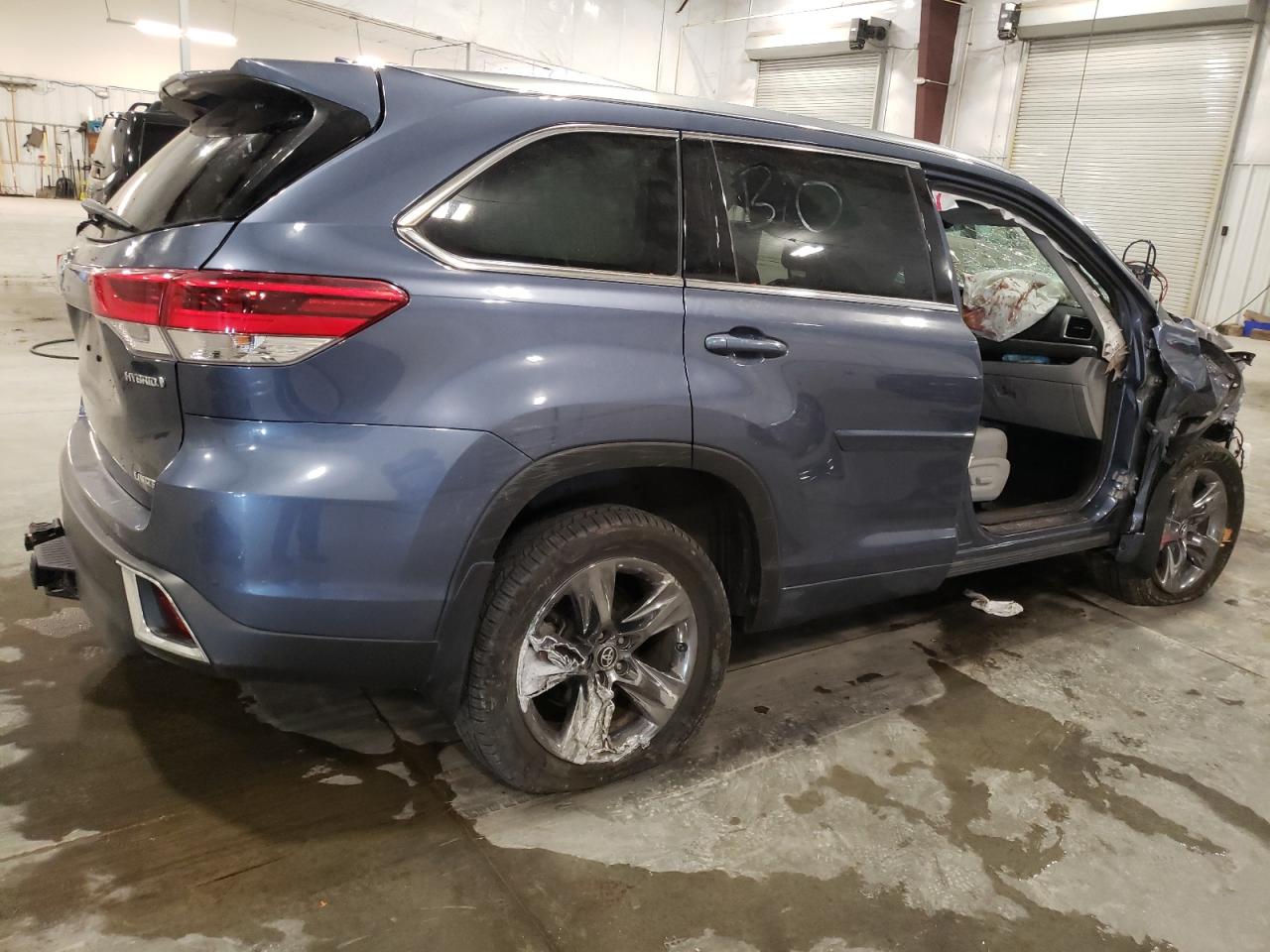 2019 Toyota Highlander - Image 3