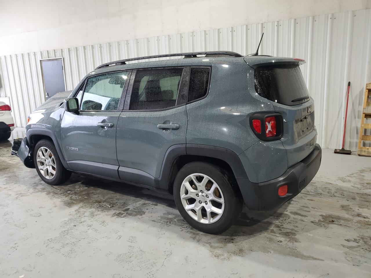 ZACCJABB4JPJ39877 2018 JEEP RENEGADE - Image 2