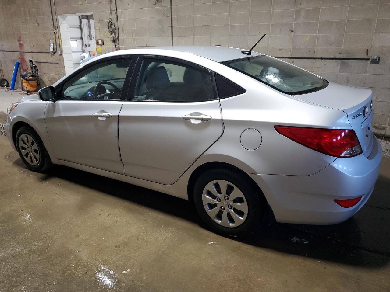 KMHCT4AE9GU143369 2016 HYUNDAI ACCENT - Image 2