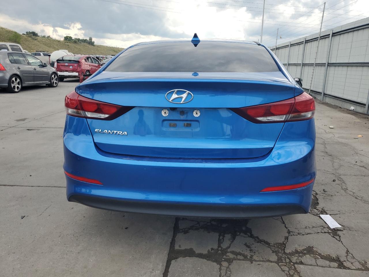 5NPD84LF5JH398585 2018 Hyundai Elantra Sel