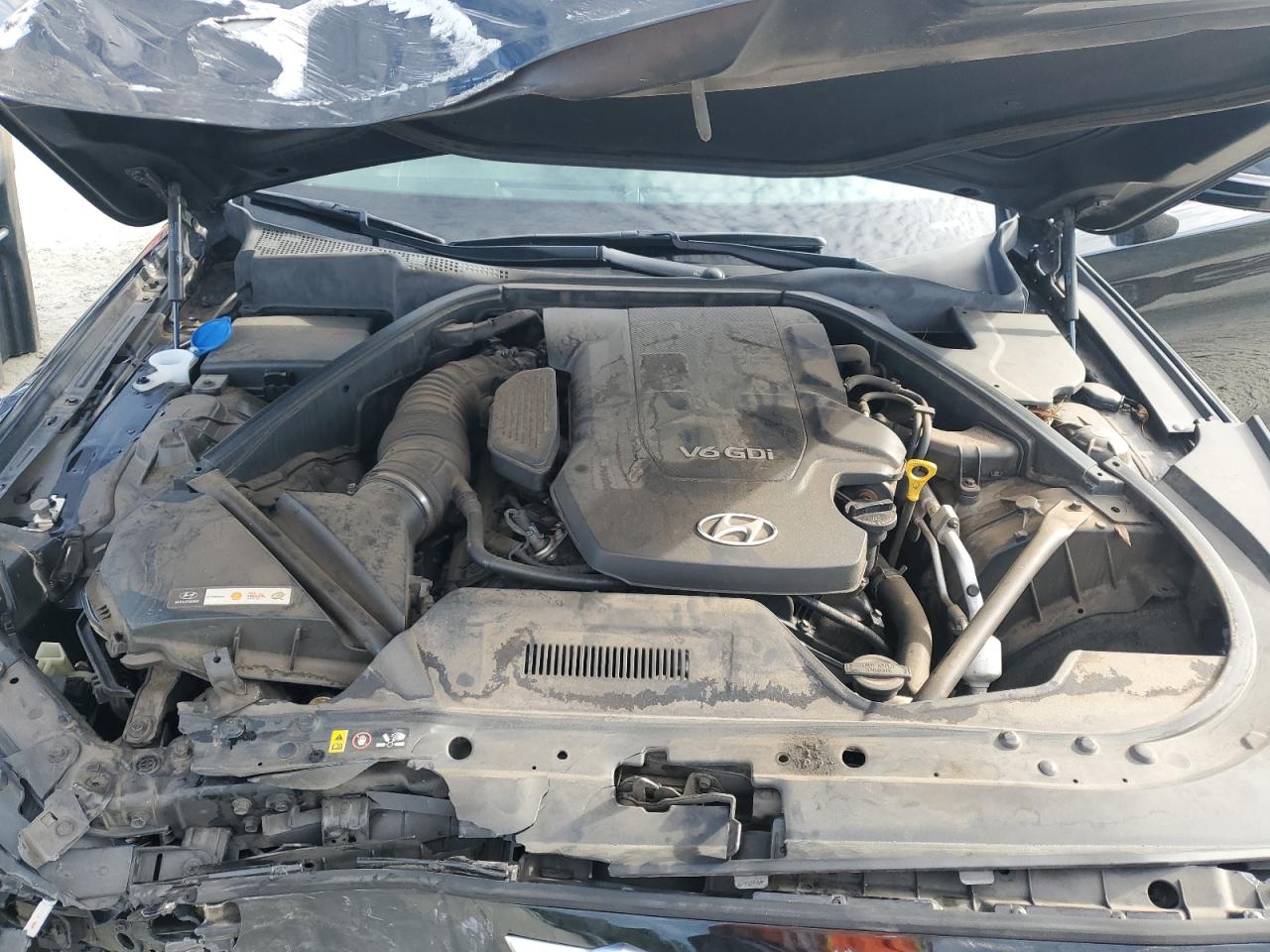 2015 Hyundai Genesis 3.8L VIN: KMHGN4JE7FU065197 Lot: 71157304