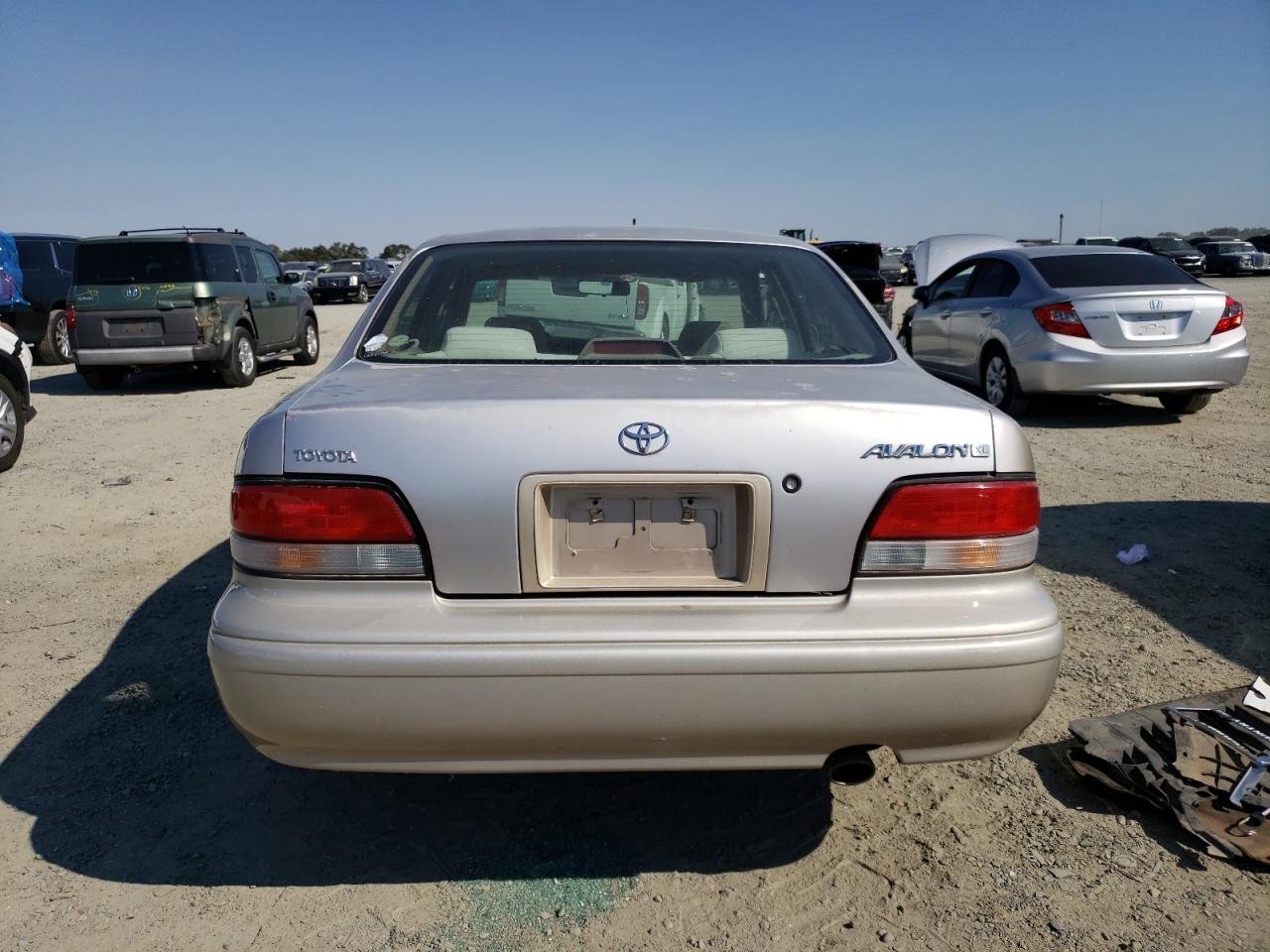 1997 Toyota Avalon Xl VIN: 4T1BF12B6VU135829 Lot: 70099944