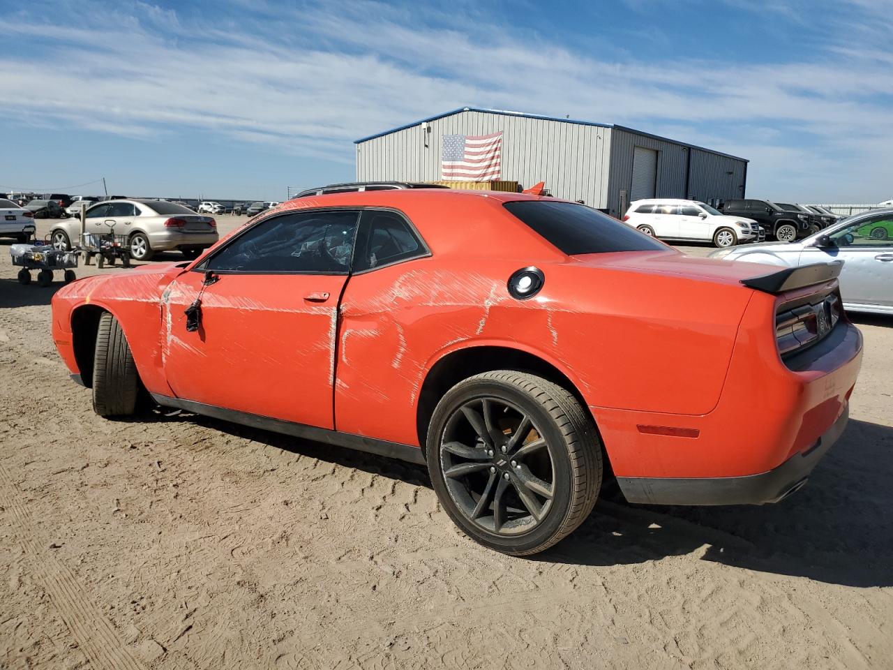 2C3CDZAG7JH161870 2018 DODGE CHALLENGER - Image 2