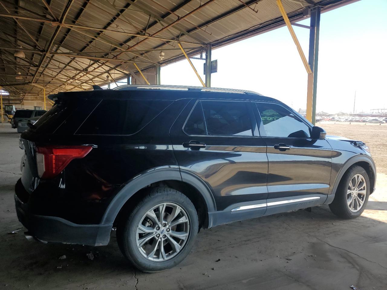 2023 Ford Explorer - Image 3