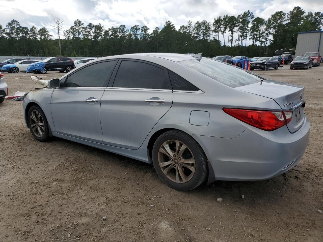 2013 Hyundai Sonata - Image 2