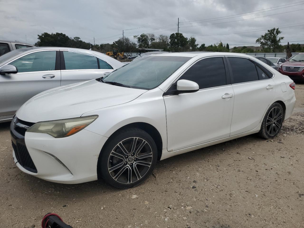 4T1BF1FK7GU148263 2016 TOYOTA CAMRY - Image 1