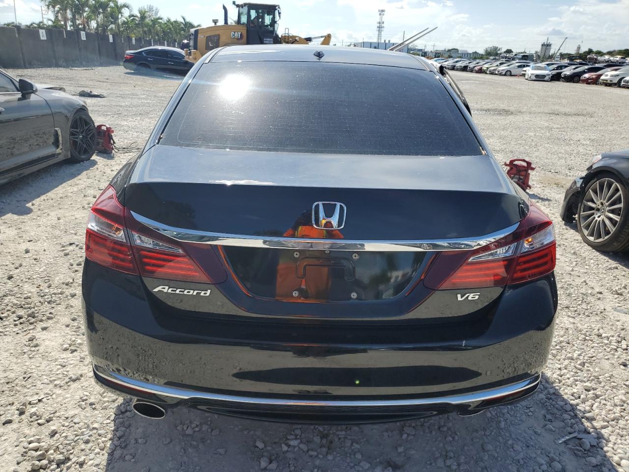 2017 Honda Accord Exl VIN: 1HGCR3F83HA007355 Lot: 70183904