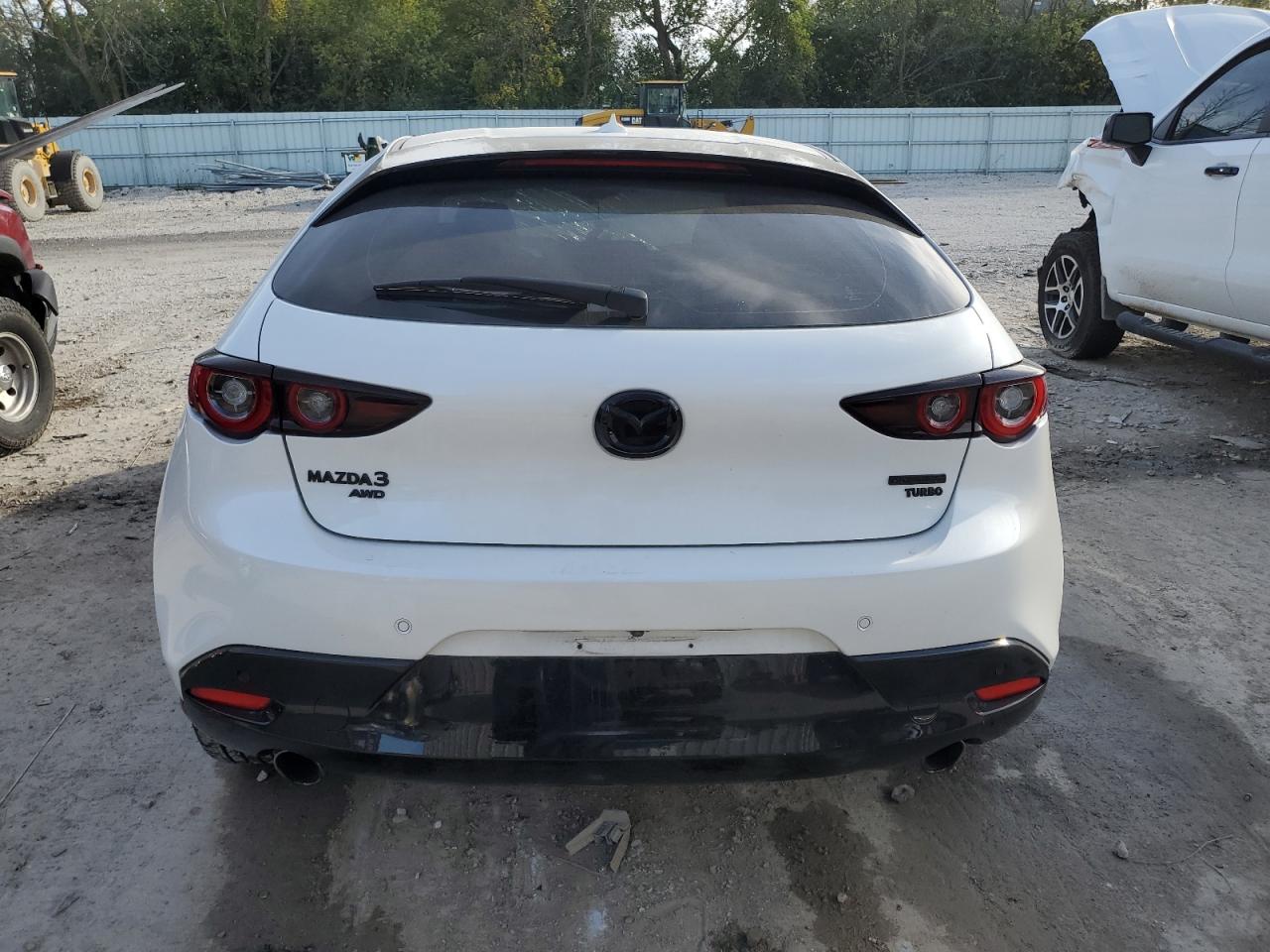 JM1BPBMY8N1517998 2022 Mazda 3 Premium