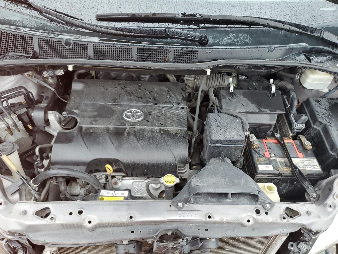 2011 Toyota Sienna - Image 12