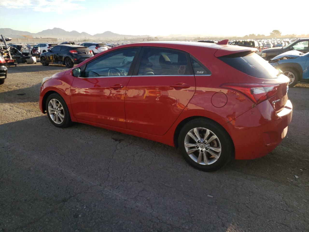 2013 Hyundai Elantra - Image 2