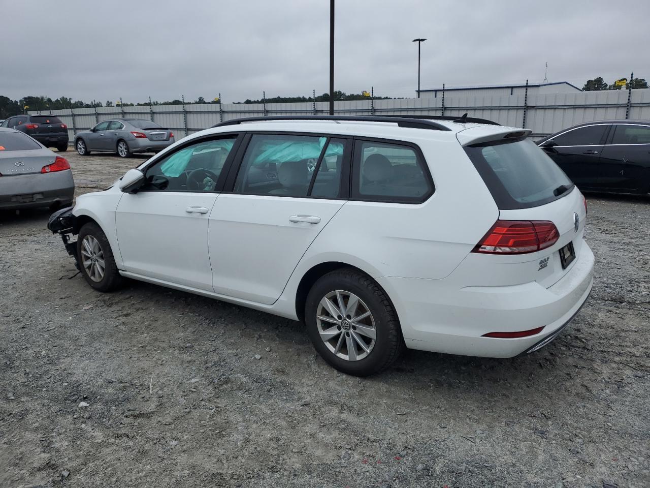 3VWD17AU8JM766627 2018 VOLKSWAGEN GOLF - Image 2