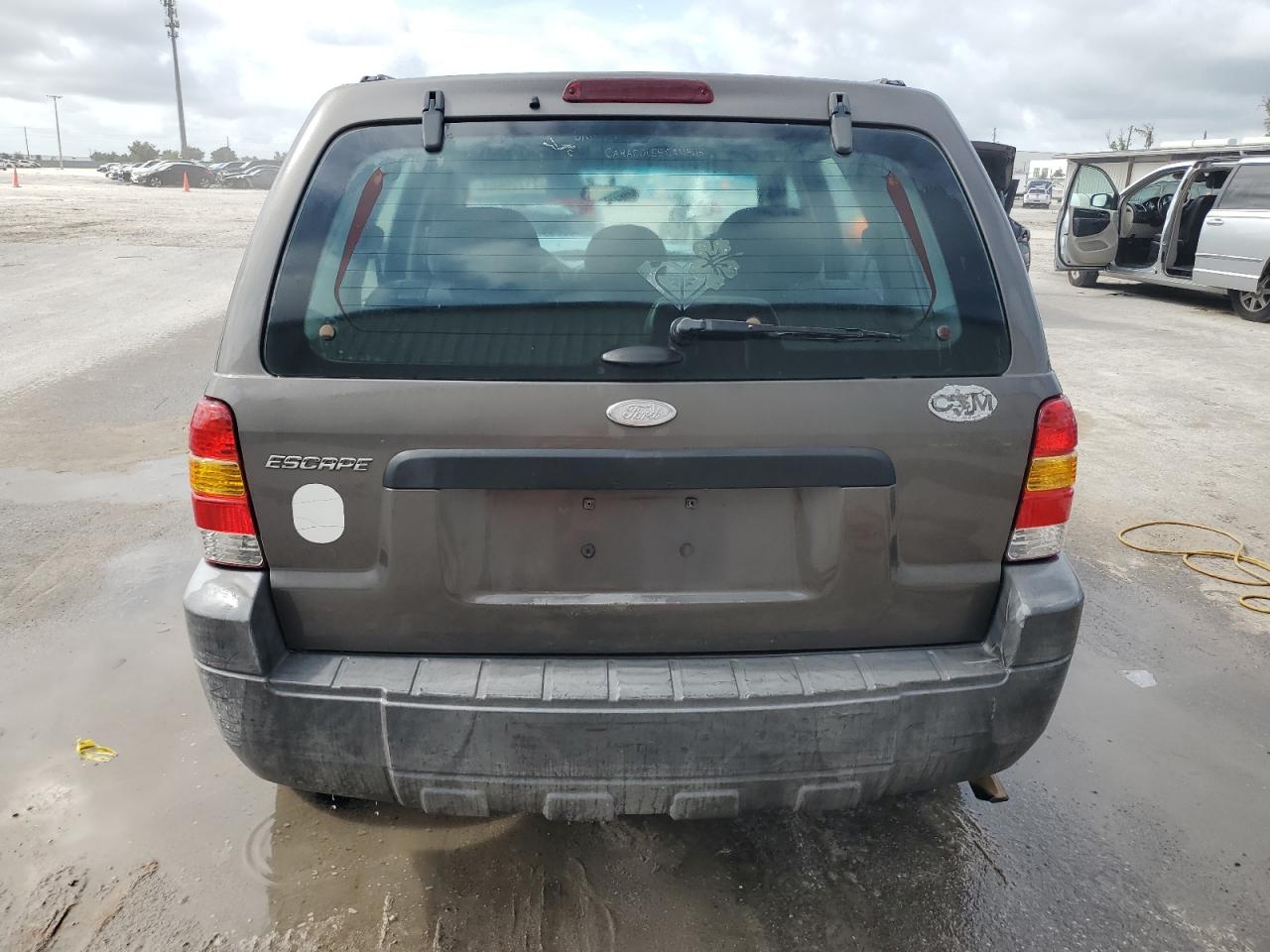 2005 Ford Escape Xls VIN: 1FMYU02Z35KA59568 Lot: 71720604