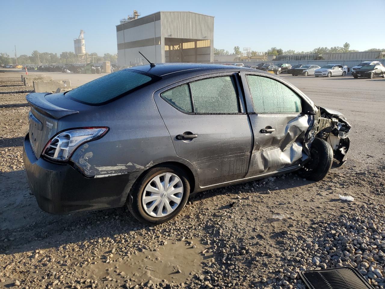 2018 Nissan Versa - Image 3
