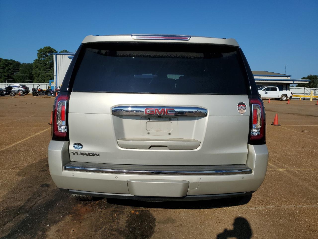 1GKS1CKJ7GR176308 2016 GMC Yukon Denali