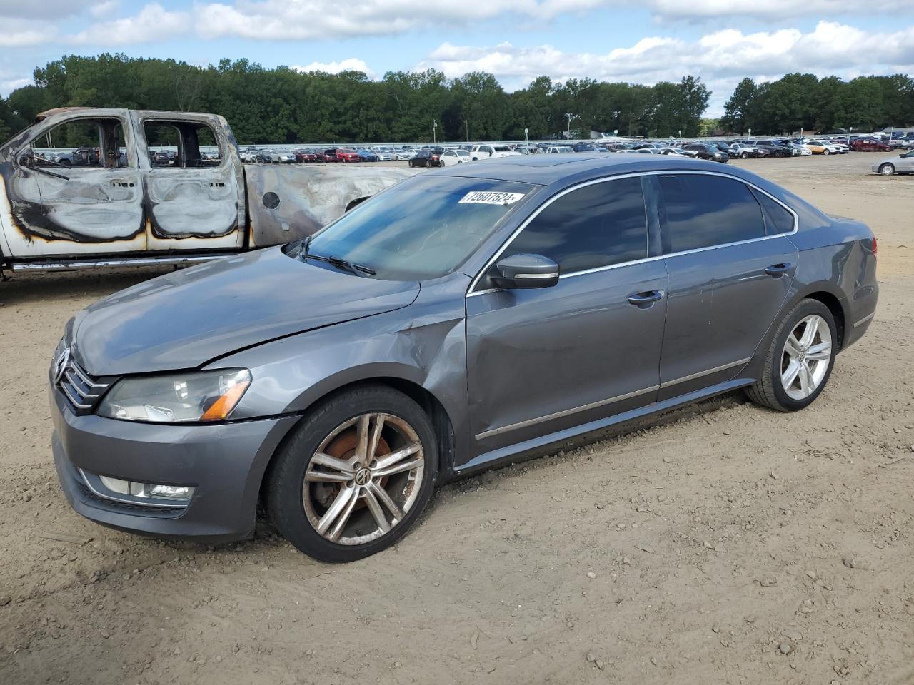 1VWCV7A39FC013737 2015 VOLKSWAGEN PASSAT - Image 1