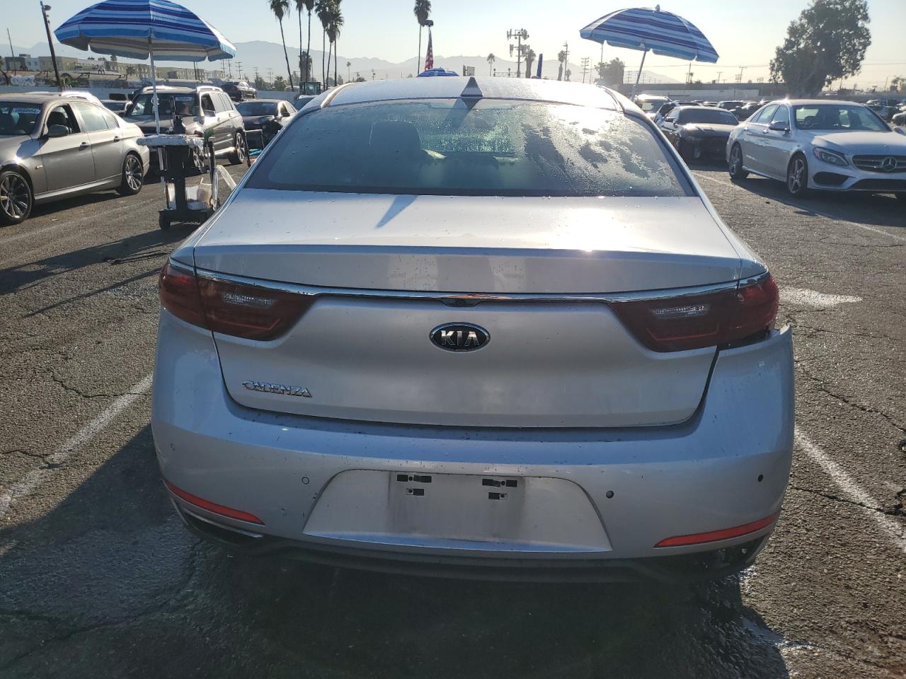 KNALC4J13H5073166 2017 Kia Cadenza Premium