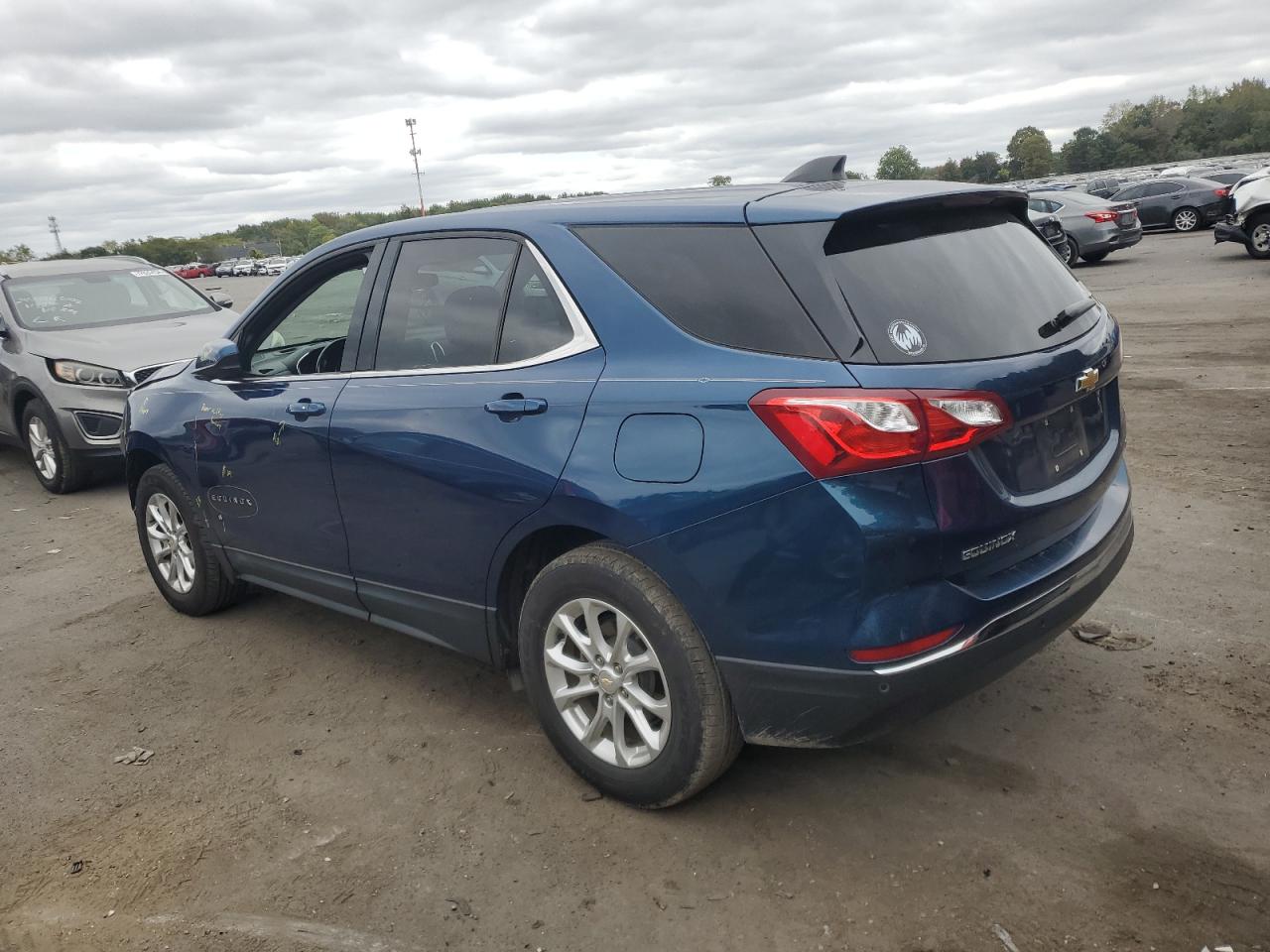 2GNAXKEV9L6123136 2020 CHEVROLET EQUINOX - Image 2